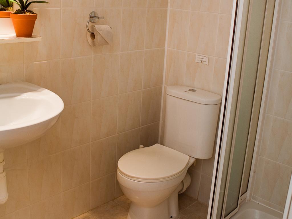 Single Room,783132336:JPEG